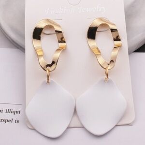 *XENA* White x Gold Irregular Geometric Fashion Dangle Earrings
